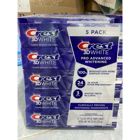 Kem đánh răng Crest 3D White ULTRA  tuýp 147g 389187