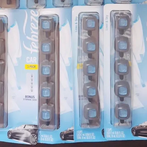 Nước Hoa Ô Tô Febreze Kẹp Cửa Gió Điều Hòa - Hương Linen và Sky Tạo Không Gian Thoáng Mát, An Toàn Cho Sức Khỏe