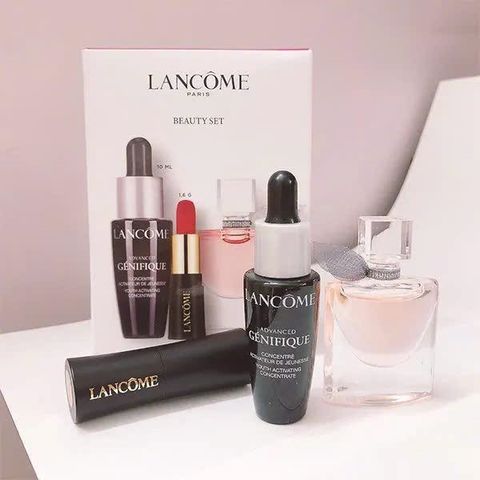 Set Nước Hoa La Vie Est Belle 4ml, Serum Génifique 10ml & Son L’Absolu Rouge Drama Matte 505 - Bộ Quà Tặng Mỹ Phẩm Sang Trọng