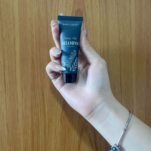 Dầu Gội Hương Hoa Cỏ Thuần Chay Hữu Cơ 30ml - Sản Phẩm Chăm Sóc Tóc Thiên Nhiên Từ Úc, Dưỡng Ẩm và Bảo Vệ Tóc Khỏe Mạnh