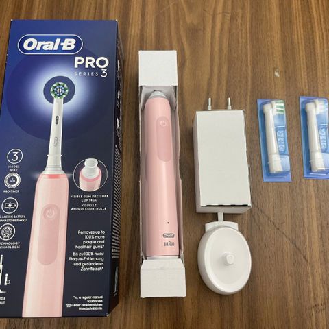 Bàn Chải Đánh Răng Điện Oral-B Pro Series 3 Màu Hồng - Kèm 2 Đầu Bàn Chải, Công Nghệ Làm Sạch Ưu Việt, Bảo Vệ Nướu, Thích Hợp Mọi Nhu Cầu