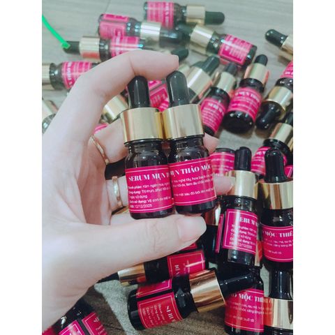 Serum Giảm Mụn Thâm Rỗ Skin 7 Days - Hiệu Quả 5 Trong 1 Cho Làn Da Sáng Khỏe Từ Thiên Nhiên, An Toàn Cho Da Nhạy Cảm