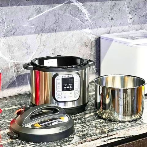 Nồi Áp Suất Điện Instant Pot Duo V5 5.7L Đa Năng - 7 Chế Độ Nấu, Giữ Ấm 10 Giờ, Lòng Inox 3 Lớp, Thiết Kế An Toàn, Nhập Khẩu Đức