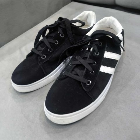 Giày Thể Thao Nam Mã 034 - Sneakers Đen Dây Đen Thời Trang Trẻ Trung, Phong Cách Dễ Phối Đồ, Hot Trend 2023