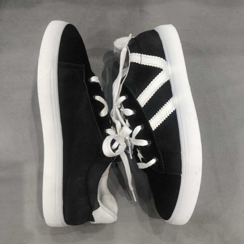Giày thể thao nam mã 034 - Sneakers đen dây trắng phong cách trẻ trung, dễ phối đồ - Hot trend thời trang nam