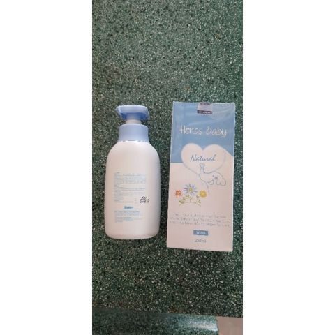 Sữa Tắm Trẻ Em Herbs Baby Bigfamily 250ml - Dịu Nhẹ, An Toàn, Chăm Sóc Da, Ngừa Rôm Sảy, Mẩn Ngứa, Hương Thơm Dịu Dàng