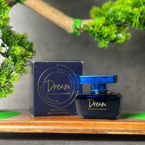 Nước Hoa Nữ Delta Goodrem Dream 30ml - Hương Hoa Cỏ Gỗ Quyến Rũ, Sang Trọng với Charm Mặt Trăng và Sao
