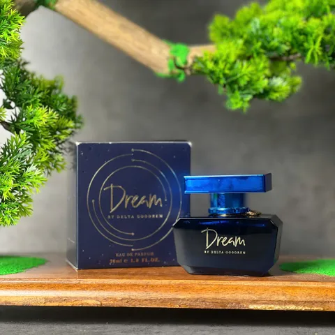 Nước Hoa Nữ Delta Goodrem Dream 30ml - Hương Hoa Cỏ Gỗ Quyến Rũ, Sang Trọng với Charm Mặt Trăng và Sao