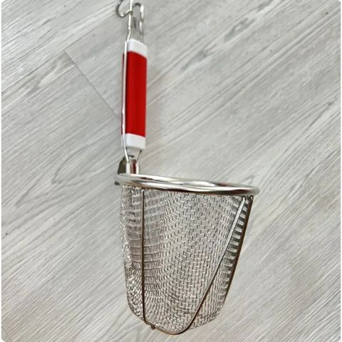 Xóc Phở Lưới Cán Dài Màu Đỏ Cao Cấp Inox 304 - Dụng Cụ Nhà Bếp Chất Lượng TVKITCHEN (TV1458)