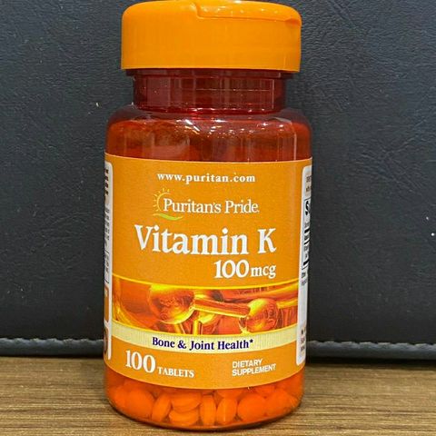 Viên Uống Vitamin K 100mg Puritan's Pride - Chắc Xương, Đẹp Da, Hỗ Trợ Đông Máu, Ngừa Lão Hóa Da, Dành Cho Người Trên 30 Tuổi