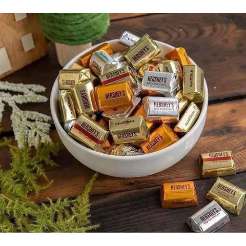 Socola Hershey's 145 Viên Đủ Vị 1.47kg - Hương vị Ngọt Đắng Thơm Ngon từ Mỹ, Đặc Sản Thích Hợp Cho Mọi Dịp