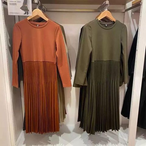 Váy Liền Xếp Ly Nữ Uni Nhật Bản - Thanh Lịch, Thoáng Mát, Dễ Phối Đồ - Kiểu Dáng Quyến Rũ Cho Mọi Dịp