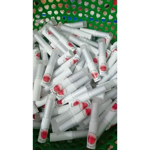 Son Dưỡng Môi Gấc & Saffron Dạng Thỏi - Giúp Hồng Môi, Dưỡng Ẩm Và Xóa Thâm, Chất Liệu Tự Nhiên, Tiện Lợi, Chăm Sóc Môi Ẩm Mịn