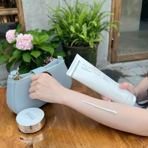  Kem Dưỡng trắng da bật tone body  Usolab Bio Intensive Light Cream 250ml