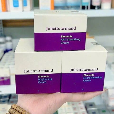 Kem Dưỡng Ẩm Đa Tầng Juliette Armand - Phục Hồi Da Khô, Cung Cấp Độ Ẩm Tuổi Trẻ, Dưỡng Da Từ Thiên Nhiên 50ml
