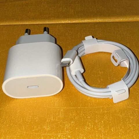Bộ Sạc Nhanh 20W iPhone Cao Cấp Chân Tròn - Cáp Sạc PD An Toàn Cho iPhone 8/10/11/12/13/14, Thiết Kế Tiện Dụng và Bền Bỉ