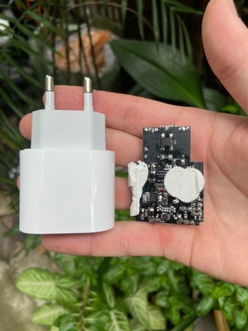 Củ Sạc Nhanh 20W Chân Tròn cho iPhone - Sạc Chất Lượng Cao, Công Nghệ PD, Bảo Hành 3 Tháng, Tương Thích với iPhone 8/10/11/12/13/14