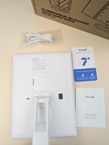 Gương Trang Điểm LED Ticwell Essential 398830 - Gương Phóng Đại 2x/3x, Thiết Kế 3 Chiều Thoải Mái, Điều Chỉnh Ánh Sáng Tự Động
