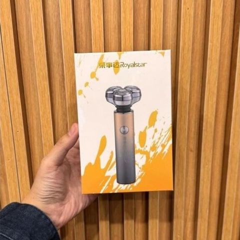 Máy Cạo Râu Điện Royalstar RSD-PJ168 - 3 Lưỡi Xoay, Thiết Kế Ombre Sang Trọng, Chống Nước, Sạc USB Type-C, Tiện Lợi Cho Mọi Ngày