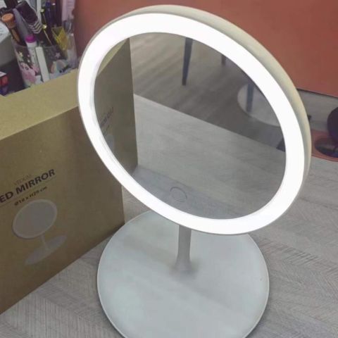 Gương Trang Điểm LED JYSK VEDUM - Thiết Kế Bắc Âu Tối Giản, Khả Năng Xoay 360 Độ, Bền Đẹp, Dễ Sử Dụng