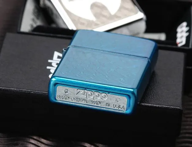 Bật Lửa Zippo Iced Diamond Plate - Thiết Kế Sang Trọng, Bền Bỉ, Quà Tặng Thú Vị Cho Người Đam Mê Bật Lửa