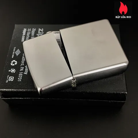 Vỏ Zippo Satin Chrome Chính Hãng – Sản Phẩm Thay Thế Không Kèm Ruột, Chất Liệu Bền Bỉ, Phụ Kiện Cao Cấp Cho Người Yêu Thích Zippo