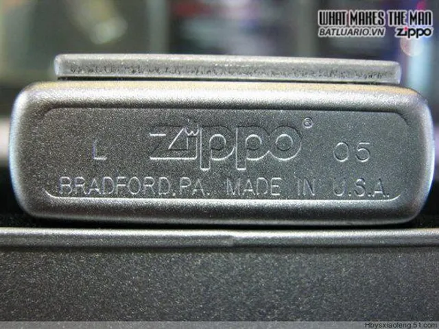 Bật Lửa Zippo 21056 Hollywood Palm Trees - Bật Lửa Satin Crôm Biểu Tượng Thiên Nhiên, Quà Tặng Dành Cho Fan Điện Ảnh