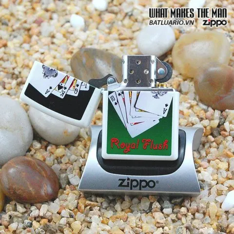 Bật Lửa Zippo Royal Flush 28038 - Bật Lửa Matte Trắng Huyền Thoại cho Người Sưu Tầm