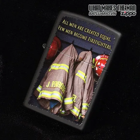 Bật Lửa Zippo 28316 - Hình Lính Cứu Hỏa Áo Choàng Đen Mờ - Quà Tặng Thú Vị Cho Fan Zippo