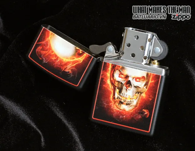 Bật Lửa Zippo 28307 - Burning Skull Black Matte Design, Quà Tặng Độc Đáo Cho Người Sưu Tầm và Yêu Thích Phong Cách Hầm Hố