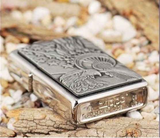 Bật Lửa Zippo 20895 - Bật Lửa Crom Xước Hình Biểu Tượng Yêu Nước, Quà Tặng Độc Đáo Cho Fan Hâm Mộ