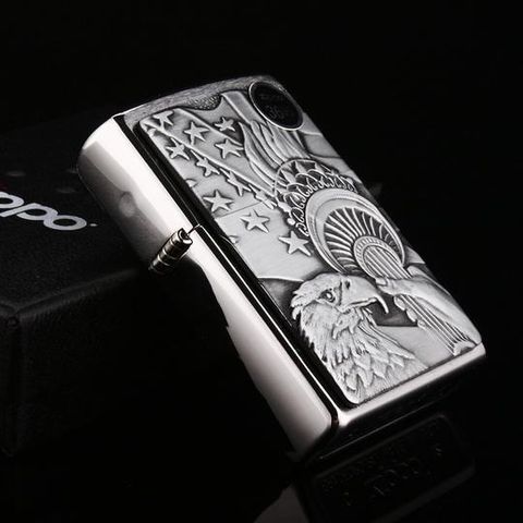 Bật Lửa Zippo 20895 - Bật Lửa Crom Xước Hình Biểu Tượng Yêu Nước, Quà Tặng Độc Đáo Cho Fan Hâm Mộ