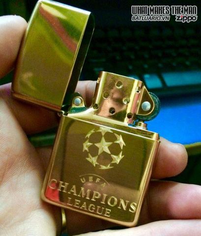 Bật Lửa Zippo Khắc Logo UEFA Champions League - Quà Tặng Cho Fan Bóng Đá, Mã 254B.UEFA