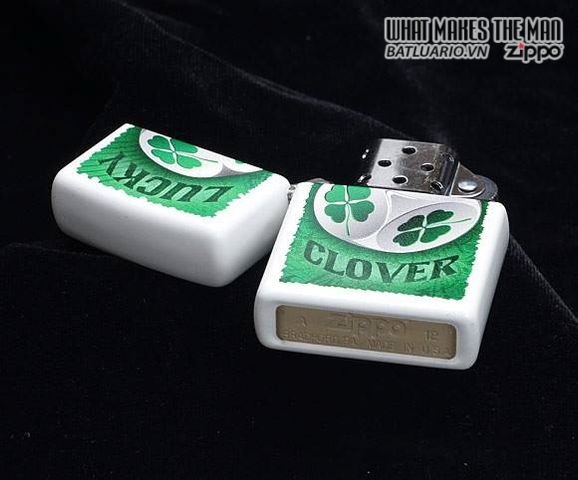 Bật Lửa Zippo 28298 - Lucky Clover Dice Matte Trắng, Quà Tặng Chất Lượng Cao Cho Người Yêu Thích Bộ Đồ Đùa Giỡn