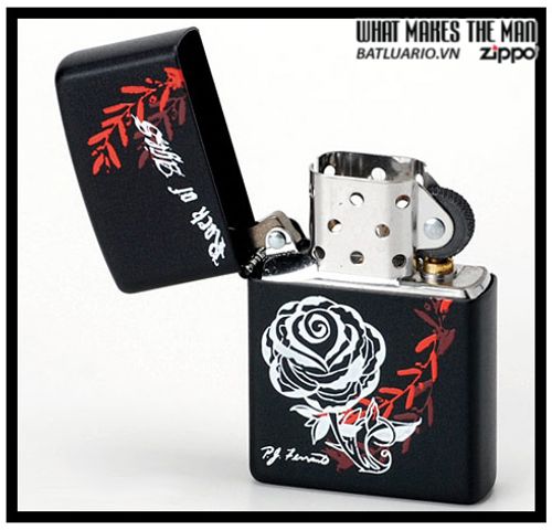 Bật Lửa Zippo 24556 - Màu Đen Matte Họa Tiết Hoa Hồng, Quà Tặng Độc Đáo Cho Những Người Yêu Thích Zippo