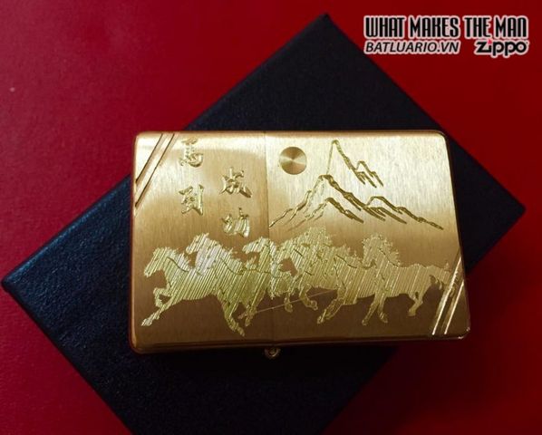 Bật lửa Zippo Khắc Mã Đáo Thành Công - Quà Tặng Ý Nghĩa Cho Dân Văn Phòng và Sưu Tập