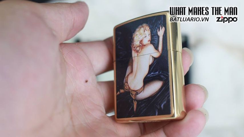 Zippo 29473 - Bật Lửa Brushed Brass Olivia De Berardinis - Quà Tặng Độc Đáo Cho Người Yêu Nghệ Thuật