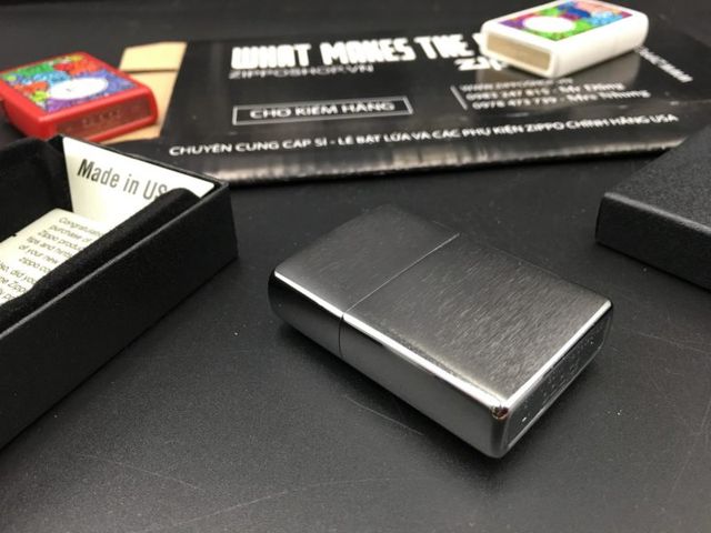 Zippo 29637 - Móc Khóa Chrome Mờ Hình Đại Bàng Đấu Rắn - Quà Tặng Độc Đáo cho Người Yêu Thích Zippo