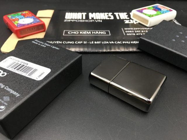 Zippo Armor 29612 - Bật Lửa Khắc Hình Lá Cần Sa Đen Băng - Quà Tặng Dành Cho Người Yêu Thích Cần Sa