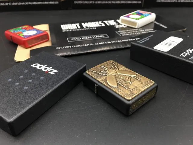 Zippo 29567 - Tiêu Đề Steampunk Biểu Tượng Bọ Cạp Đen Mờ - Quà Tặng Độc Đáo Cho Người Yêu Thích Zippo