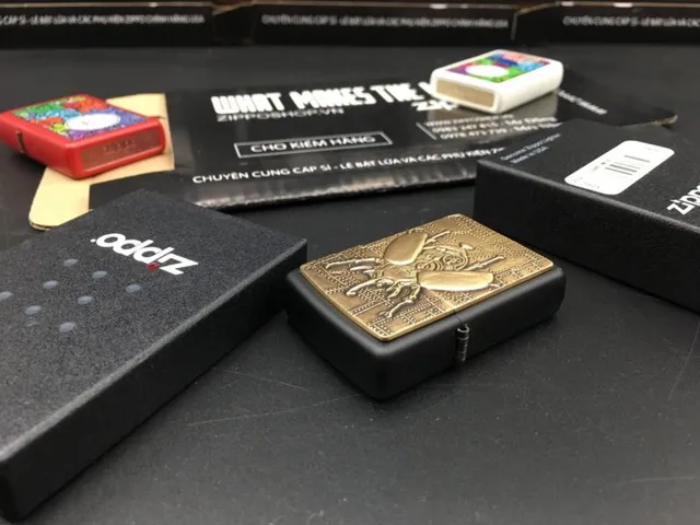 Zippo 29567 - Tiêu Đề Steampunk Biểu Tượng Bọ Cạp Đen Mờ - Quà Tặng Độc Đáo Cho Người Yêu Thích Zippo