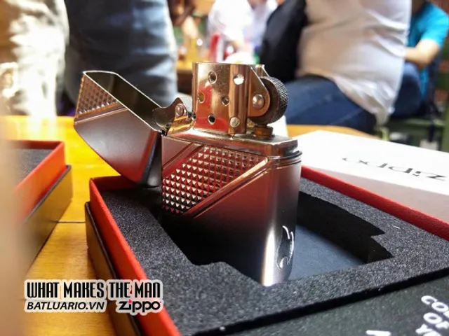 ZIPPO 29151 - Bộ Sưu Tập Năm 2016 - Zippo Coty Armor Facet Độc Đáo cho Người Sưu Tầm và Quà Tặng
