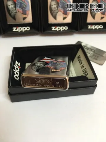 Zippo 29075 - Bình Lửa Collage Bằng Chrome Đánh Bóng - Quà Tặng Độc Đáo Cho Người Sưu Tập Zippo