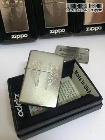 Zippo 29069 - Bật Lửa Zippo Nhẹ Màu Bạc Khắc Đôi Cánh Thiên Thần - Quà Tặng Độc Đáo cho Fan Hâm Mộ