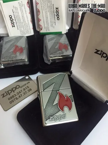 Zippo 29104 - Bật Lửa Brushed Chrome Họa Tiết Lửa Z - Quà Tặng Độc Đáo Cho Người Sành Điệu