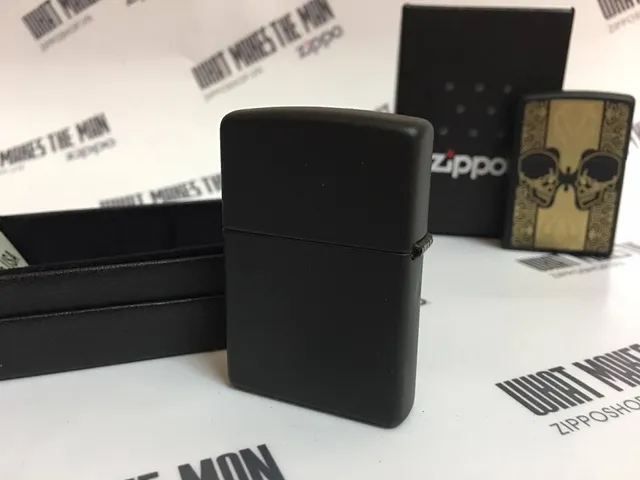 Zippo 29404 - Bật Lửa Skull Đen Nhám - Phụ Kiện Thời Trang cho Người Yêu Thích Quái Dị
