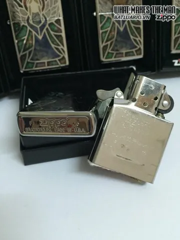 Zippo 28967 - Bật Lửa Zippo Màu Duy Nhất Hình Thiên Thần Kính Thẫm - Cao Cấp Chống Gỉ Chrome êm ả
