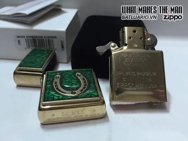 Zippo 29243 - Zippo Bật Lửa Hình Cỏ 4 Lá và Biểu Tượng Nhẫn Ngựa - Quà Tặng Yêu Thích cho Người Sưu Tập