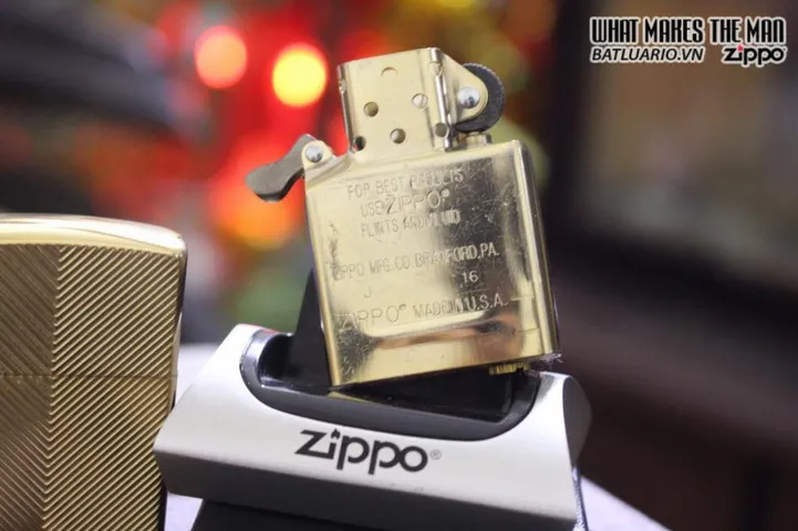 Zippo 169 Line Armor High Polish Brass - Bật Lửa Chất Lượng Cao, Quà Tặng Hoàn Hảo Cho Người Yêu Thích Sưu Tập