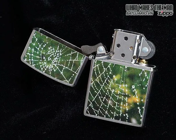 Bật Lửa Zippo 28285 - Mẫu Brushed Chrome Họa Tiết Nhện và Giọt Nước, Quà Tặng Độc Đáo cho Người Yêu Thích Cá Tính